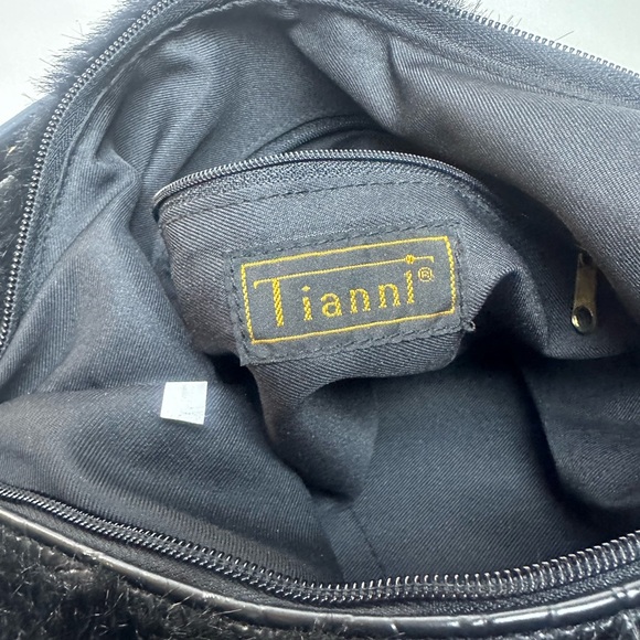 ♦️Tianni Black Faux Fur Medium Handbag with Studs on Handle - Picture 10 of 12